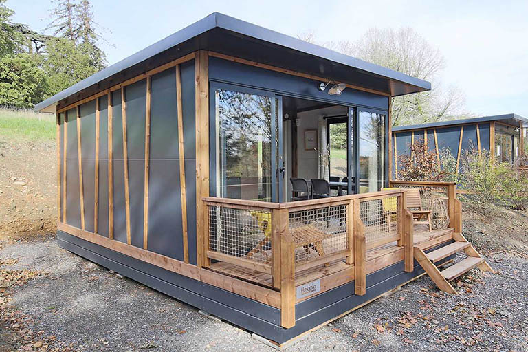 Casa 25 Hekipia Habitat transitoire cabine vue extérieure