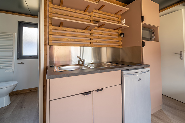 Casa 20 cabine Hekipia Habitat transitoire cuisine