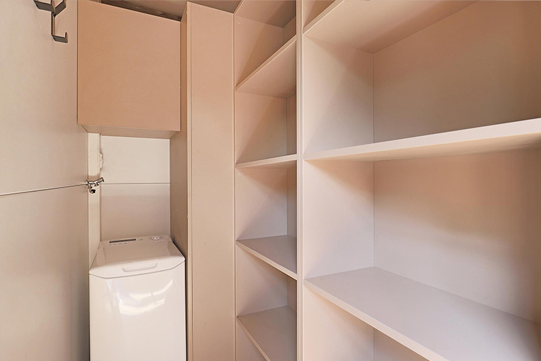 Casa 25 Hekipia Habitat transitoire cellier pour rangement